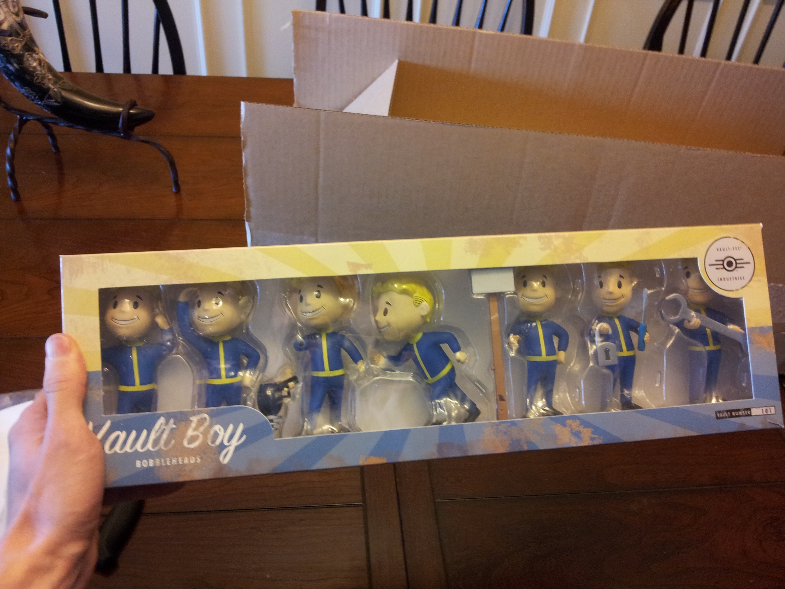 Official Fallout 3 bobbleheads unboxing!