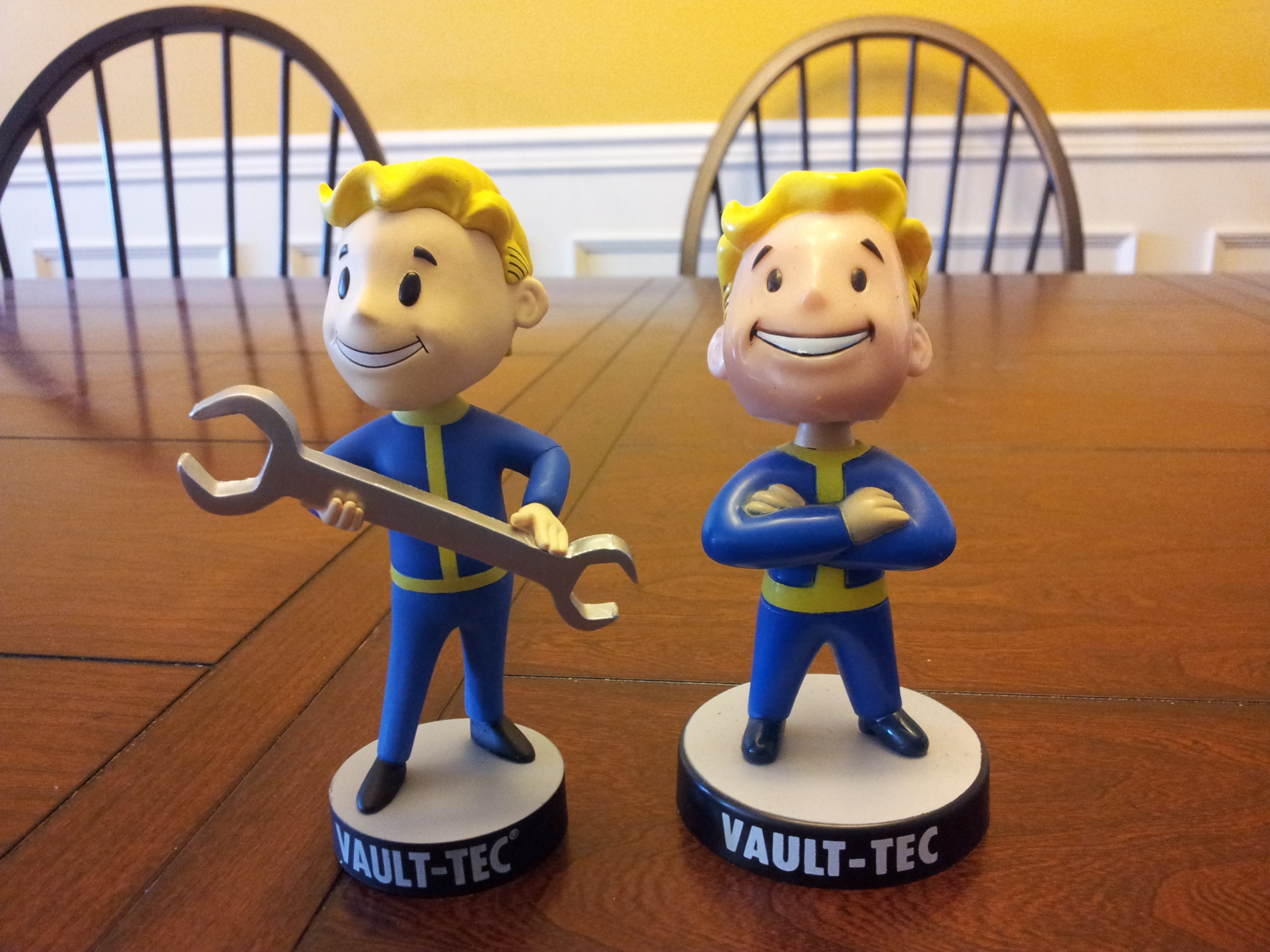 Official Fallout 3 bobbleheads unboxing!