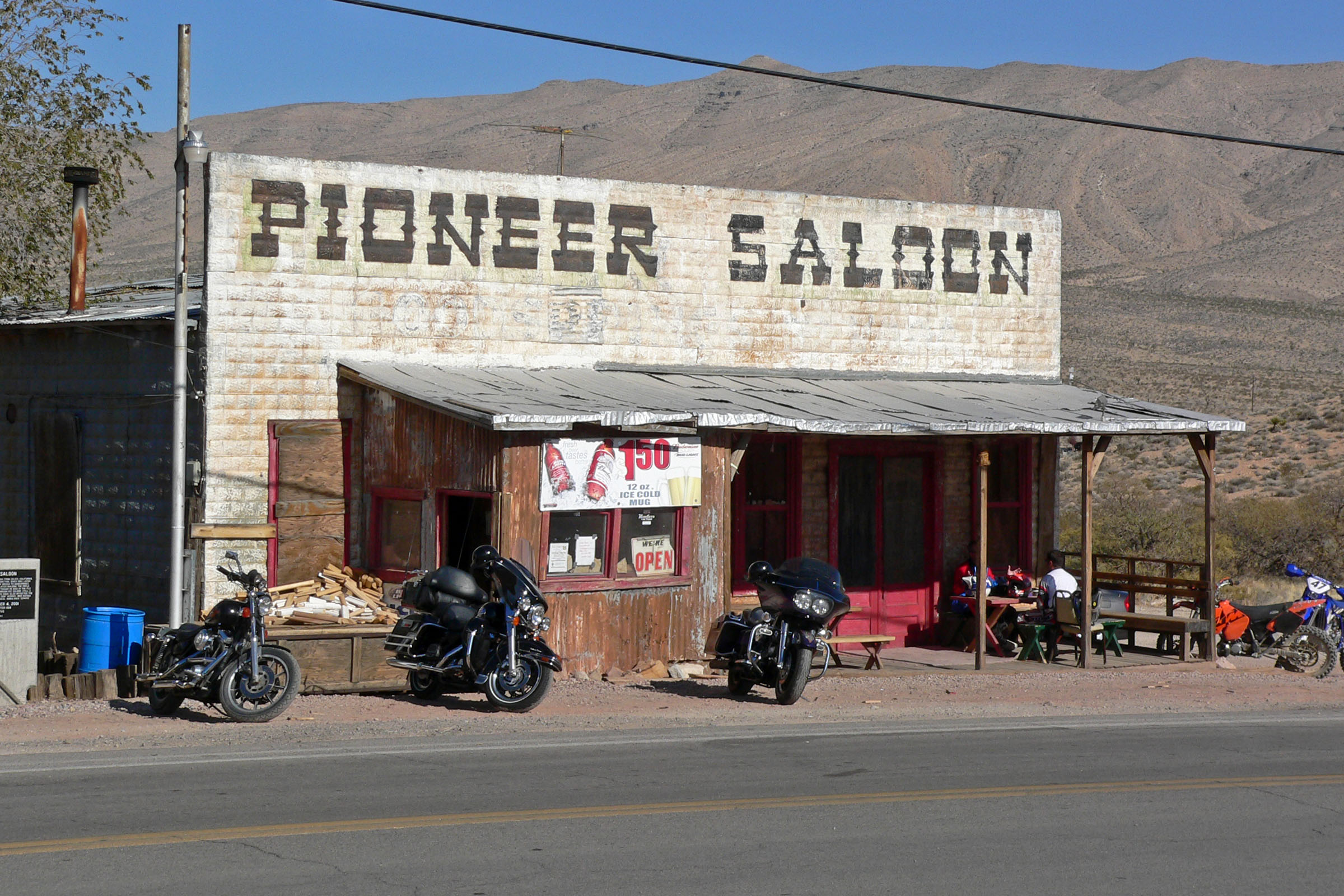 Goodsprings_Nevada_Pioneer_Saloon_2.jpg