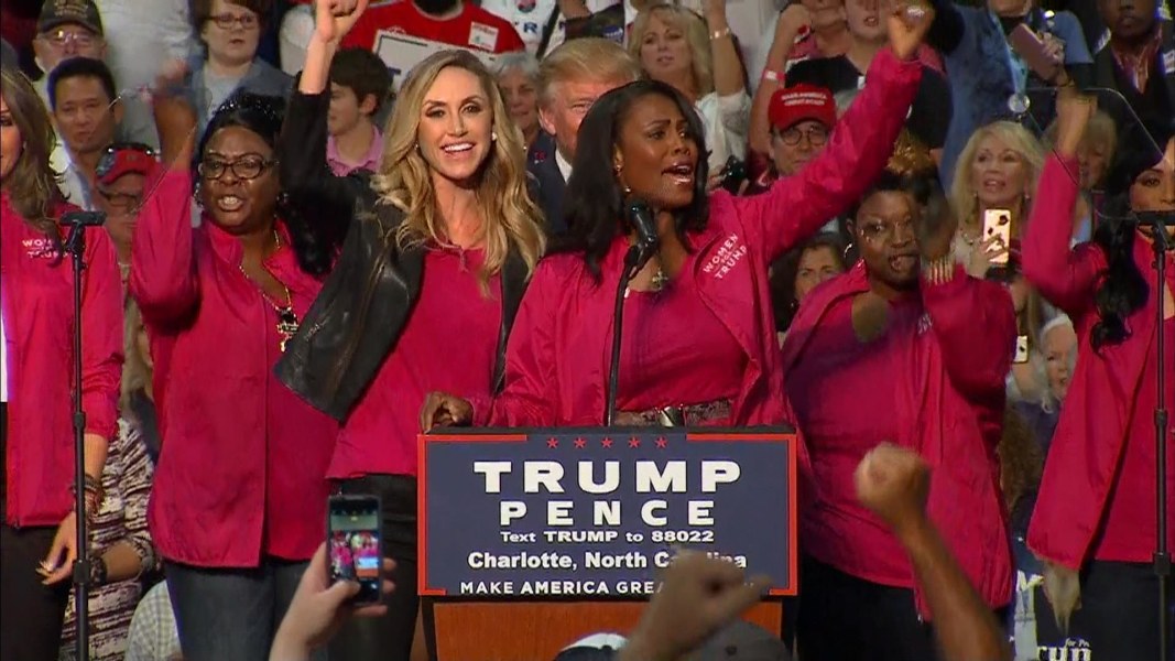 f_fh_women4trump_161014.nbcnews-ux-1080-600.jpg