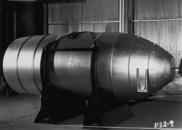 Mk_14_nuclear_bomb.jpg