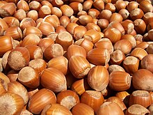 220px-Hazelnuts.jpg