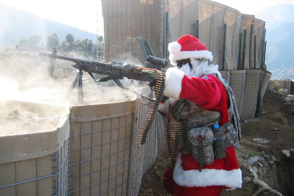 Machine-Gun-Santa-courtesy-fastacademy.net_.jpg